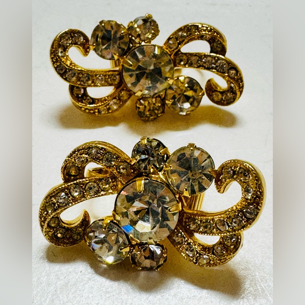 Weiss rhinestone gold tone Clip-On Earrings